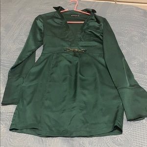 only worn once, nice emerald color